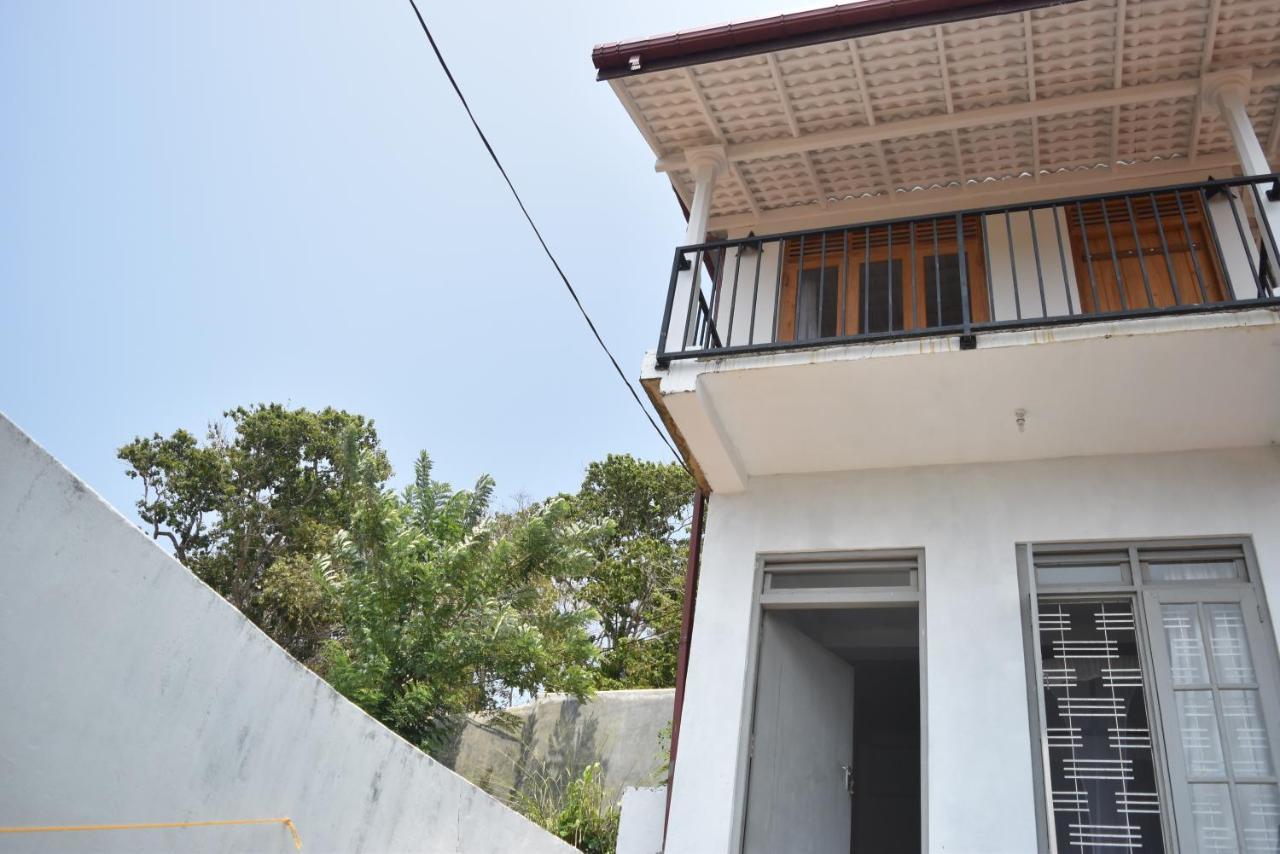 Hill Cottage - Ocean View Unawatuna Extérieur photo